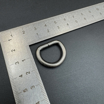 D-образное кольцо. Состаренное серебро