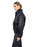 Женская чёрная кожаная куртка-бомбер с плетёным эффектом