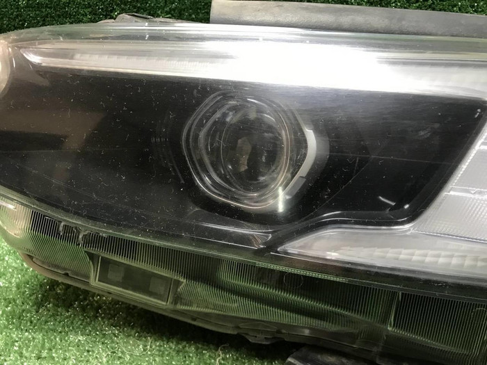 Битая Фара левая Subaru Outback 6 (2019-2022) LED