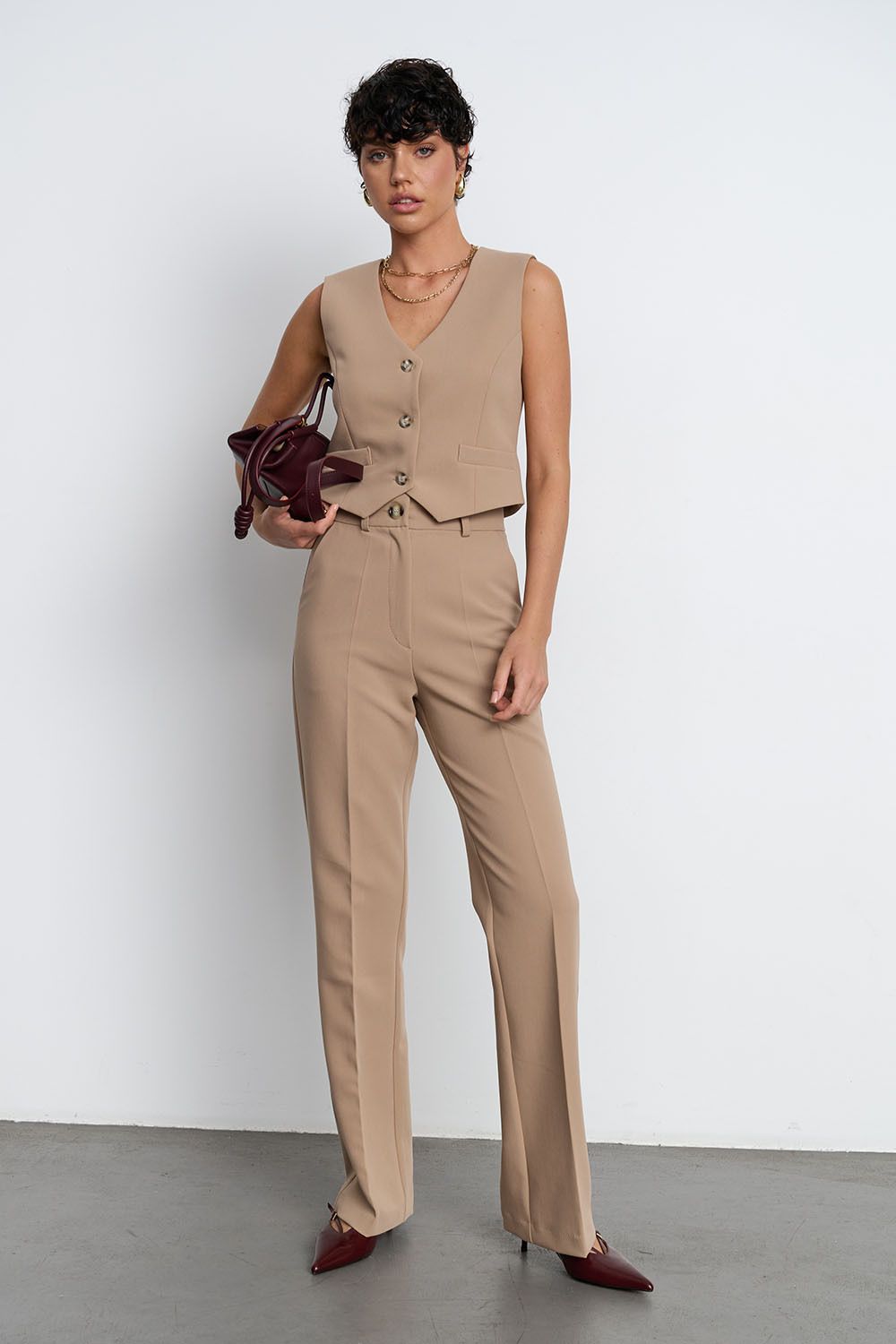 Брюки костюмные прямые цвета капучино