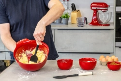 KitchenAid Набор из 2 силиконовых лопаточек Миндальный крем