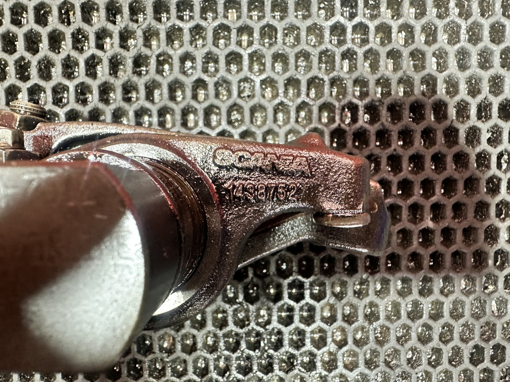 Вал рокеров в сборе