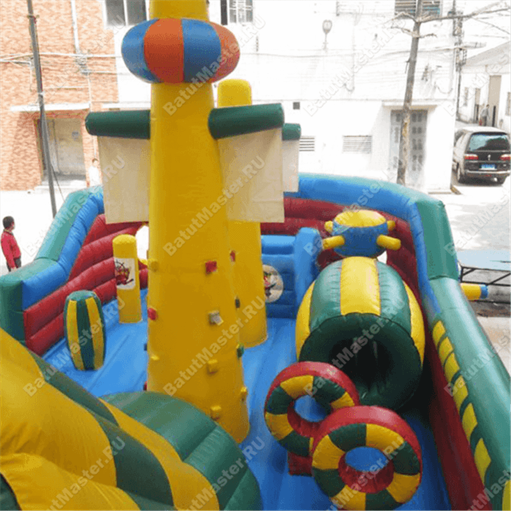 Большой надувной батут-горка "Корабль флибустьеров" 12*8*6 м