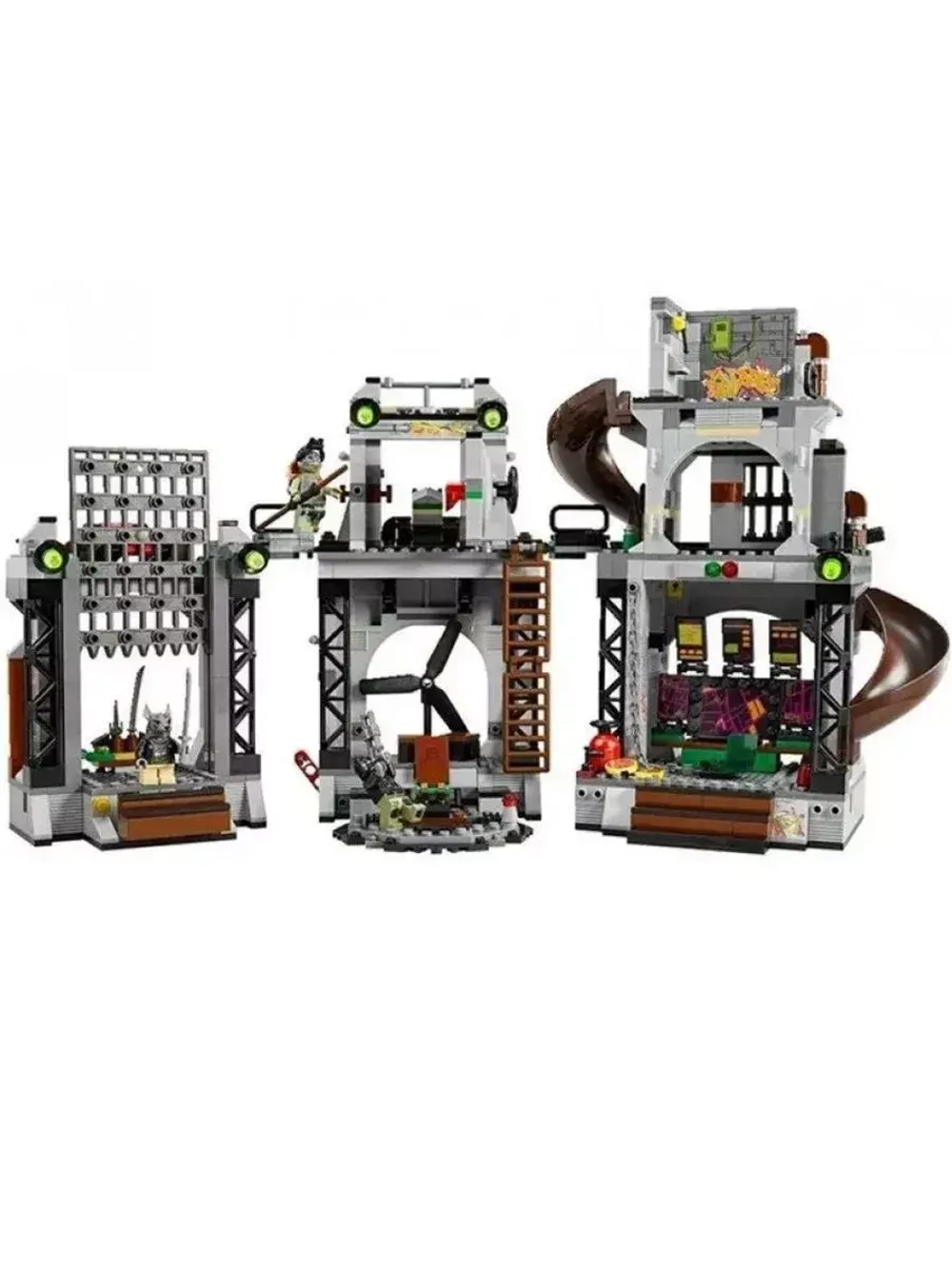 Конструктор Вторжение в логово черепашек 890 деталей