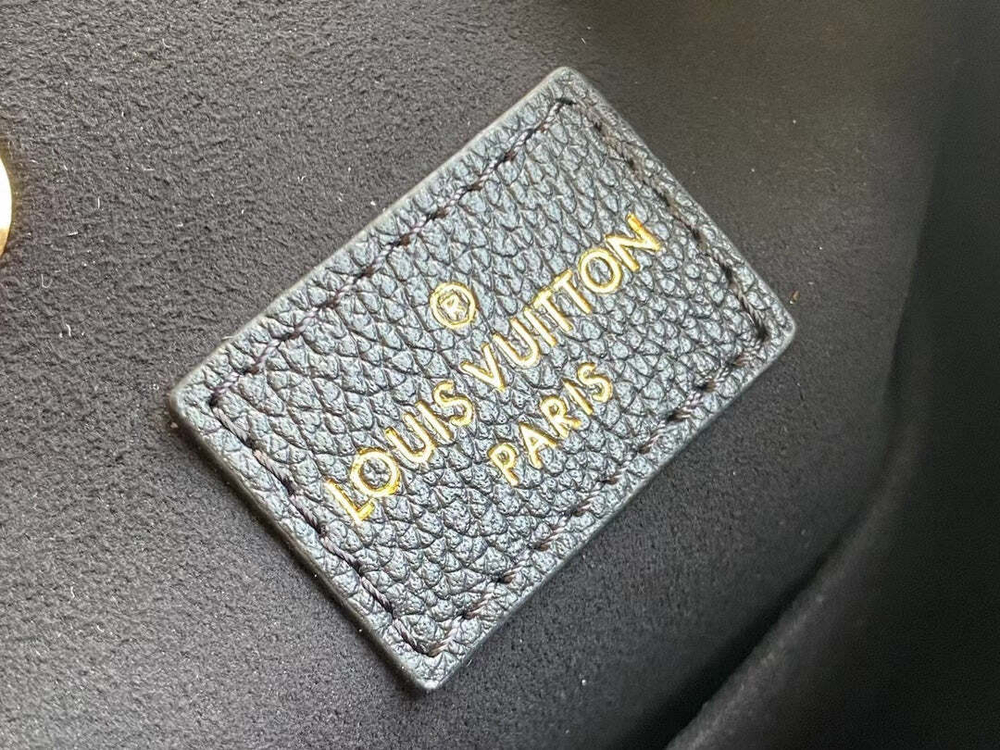 Louis Vuitton Lockme Bucket