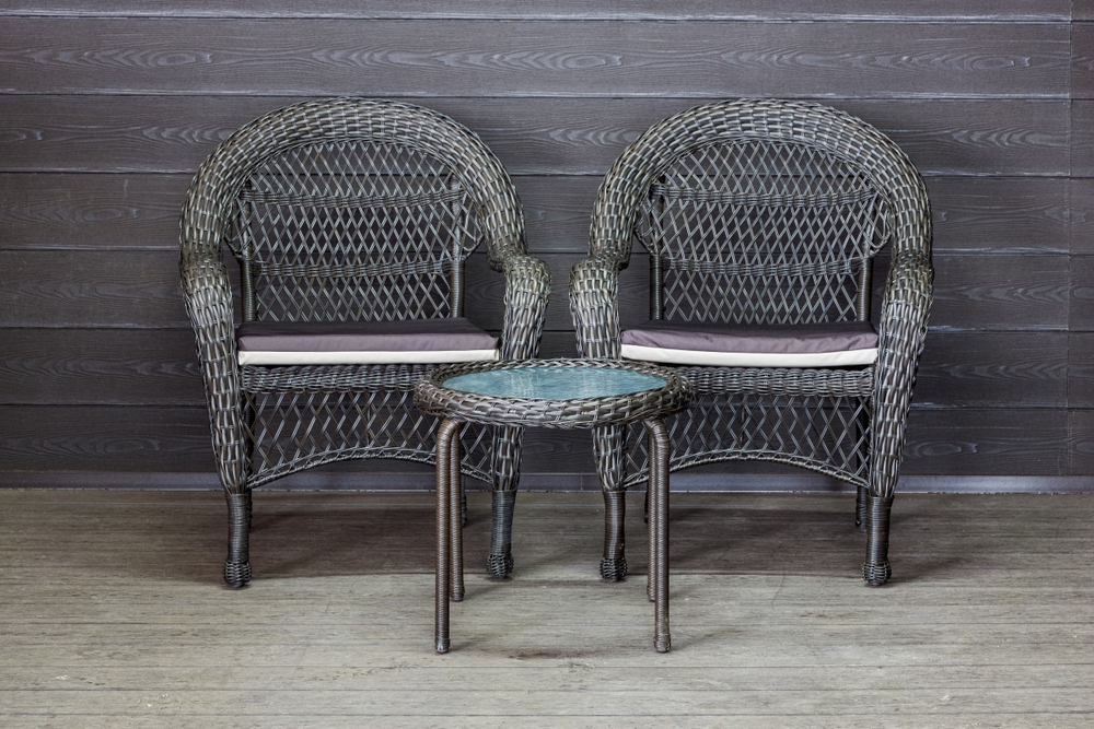 Садовый комплект из искусственного ротанга Мэдисон НЬЮ (Medison NEW) Balcony set с круглым столиком с подушками на сиденье