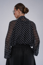 Шифоновая блуза в горошек