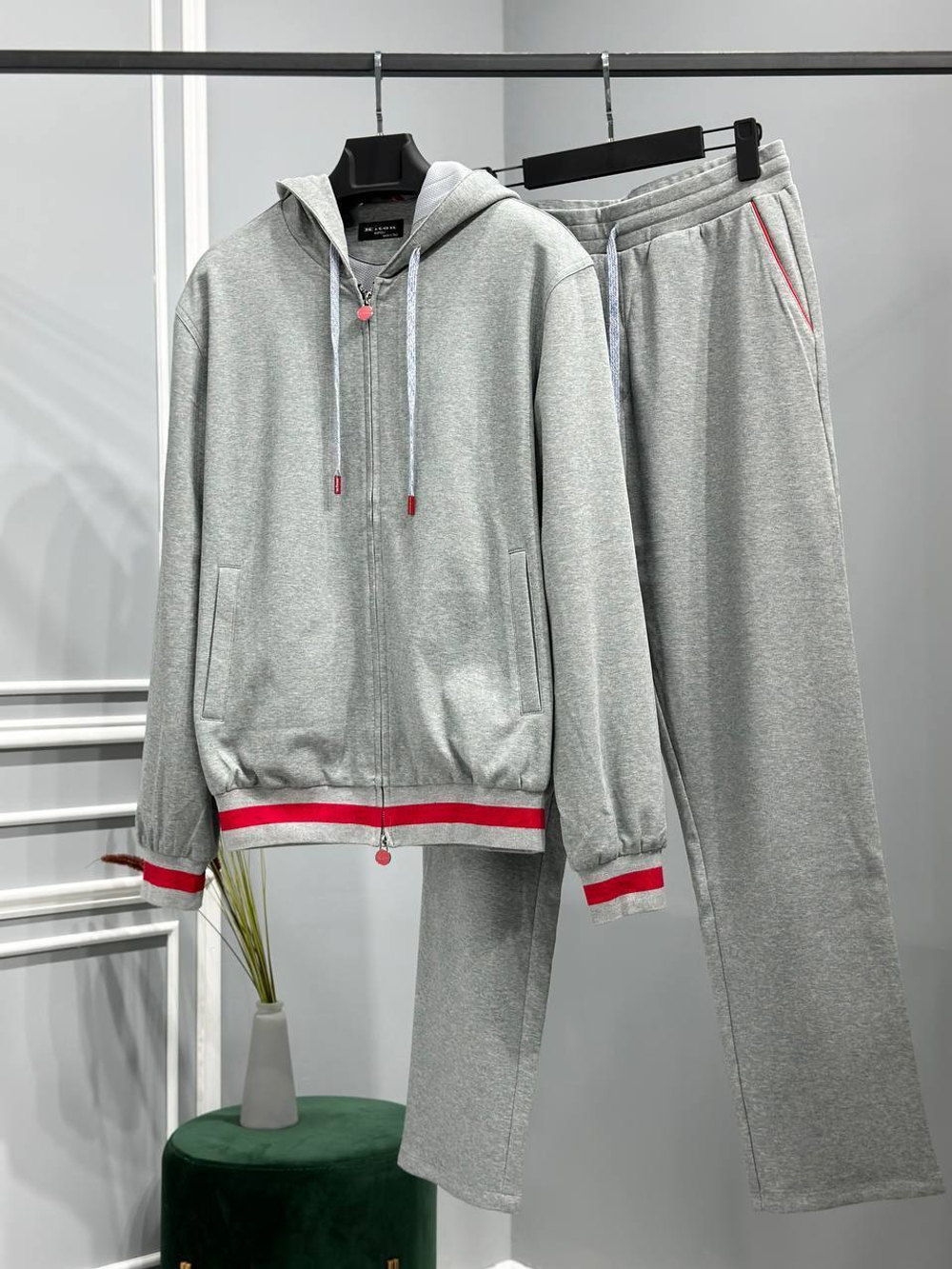 Костюм Kiton