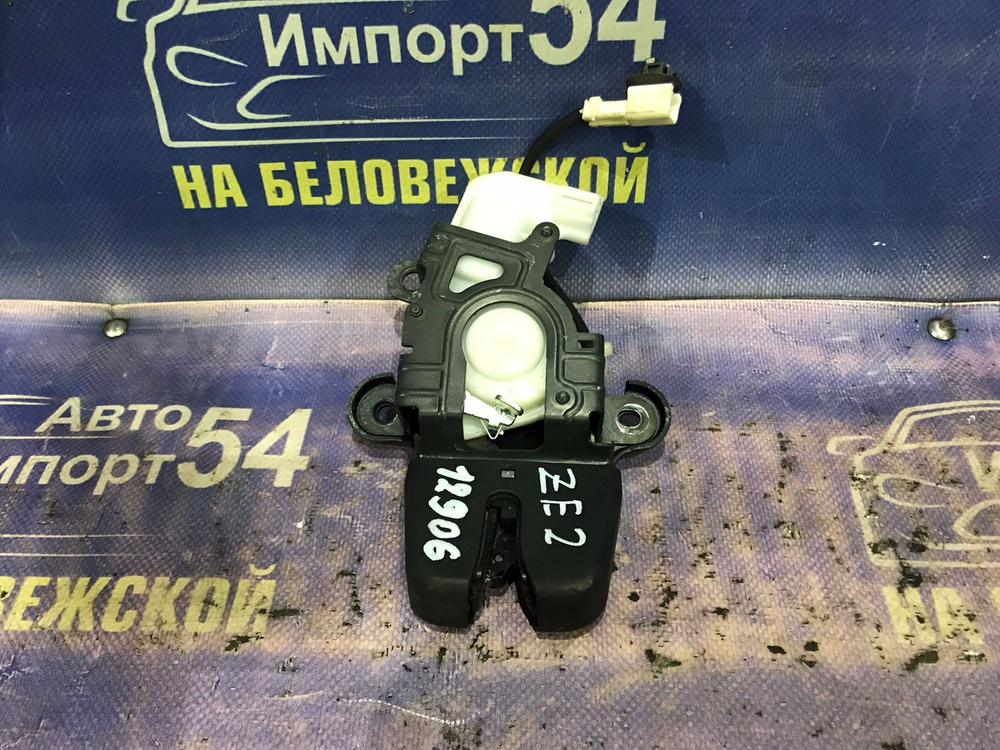 Замок багажника Honda INSIGHT 2009-2014