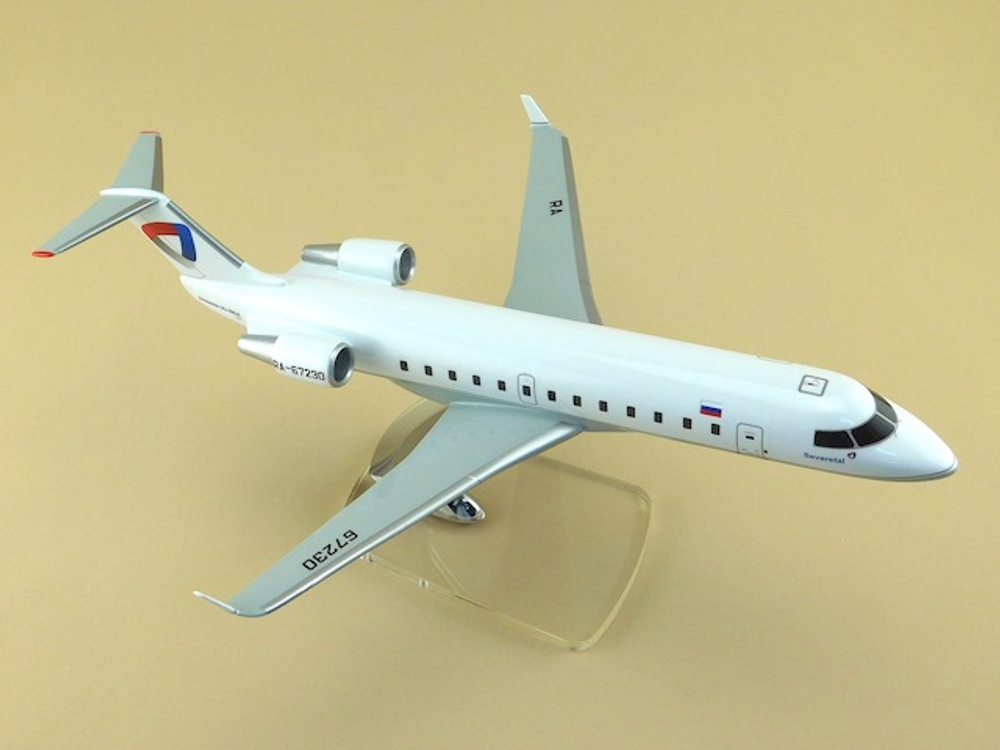 Модель самолета CRJ-200 (М1:72, Северсталь)