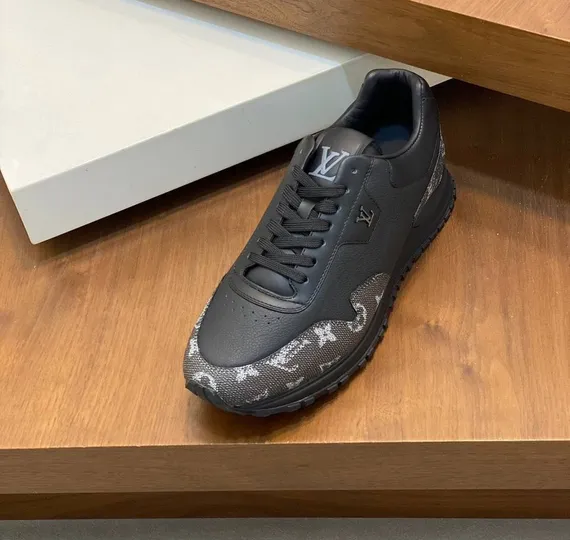 Кроссовки LOUIS VUITTON RUN AWAY,черный