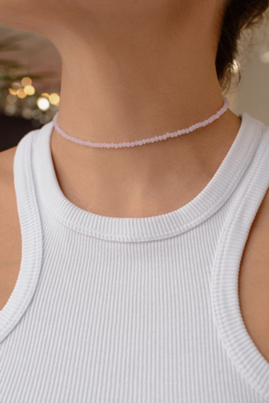 Колье-чокер из серебра и натурального розового кварца