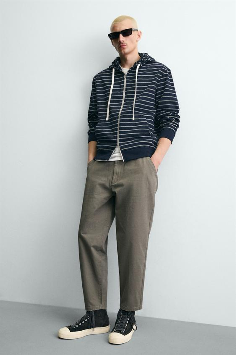 ZARA БРЮКИ CARROT FIT С ЭФФЕКТОМ ПОТЕРТОСТИ, ХАКИ