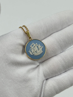 Кулон Wedgwood с парусником «The Golden Hind»