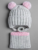 Шапка зимняя для девочки со снудом и помпонами