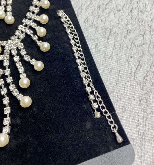 Комплект бижутерии (колье, серьги, браслет, кольцо)