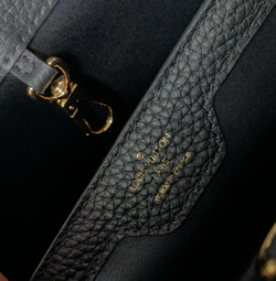 Louis Vuitton Capucines MM