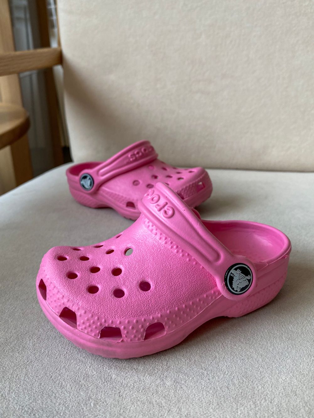 Crocs 22