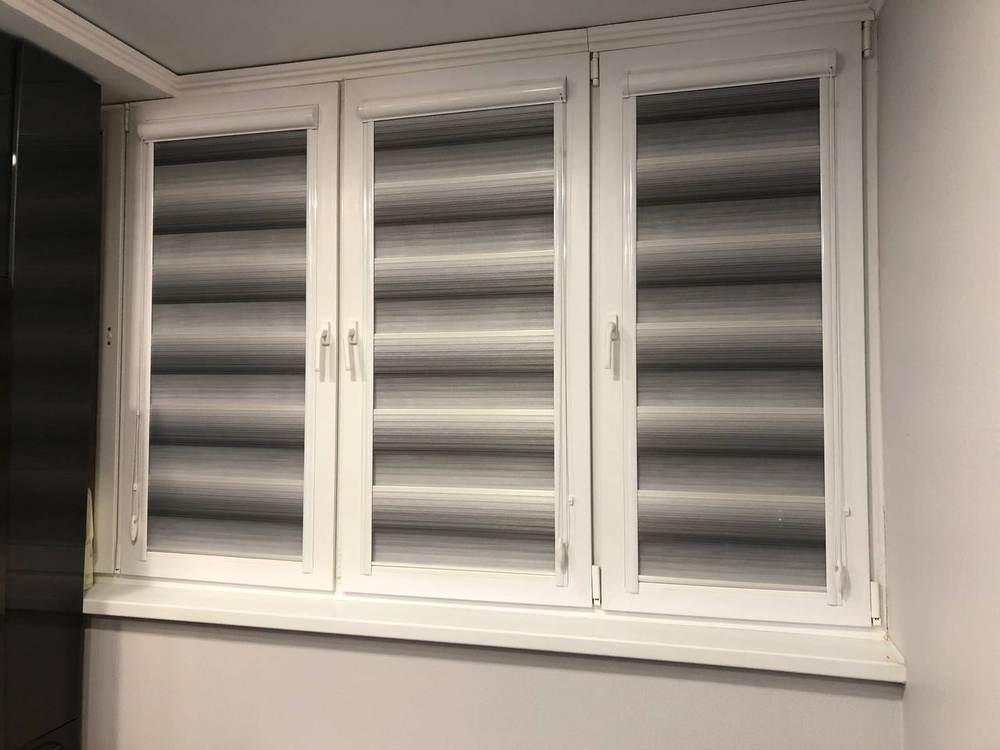 Рулонные шторы день-ночь кассетные с направляющими