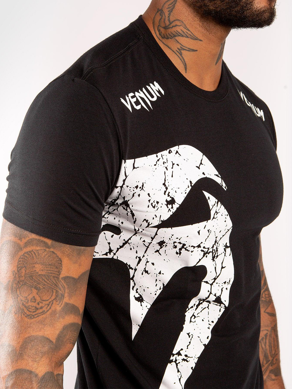 Футболка Venum Giant Black