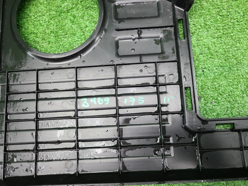 Кожух замка капота правый Geely Coolray (19-24)