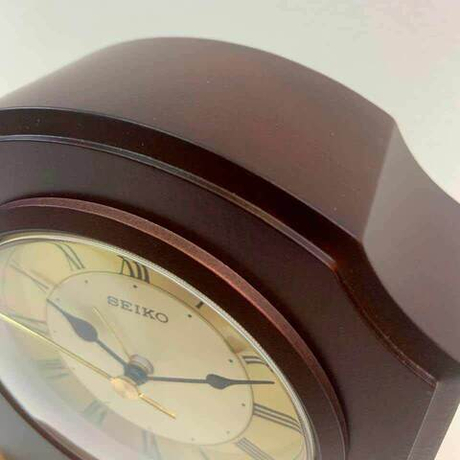 Настольные часы Seiko QXE018B