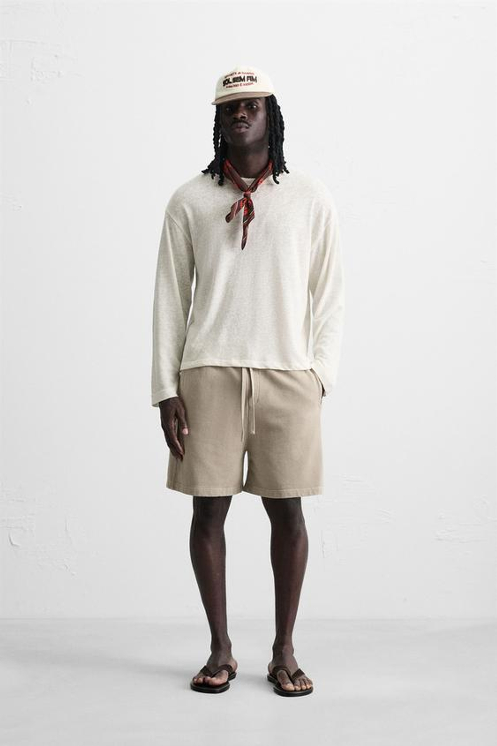 ZARA ШОРТЫ-ДЖОГГЕРЫ СВОБОДНОГО КРОЯ С ЭФФЕКТОМ ПОТЕРТОСТИ, КАМЕННО-СЕРЫЙ