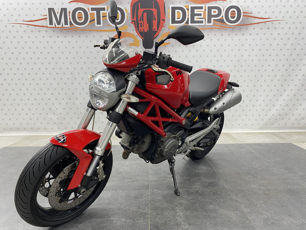 Ducati Monster 696 , 2013