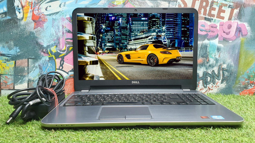 Ноутбук DELL i7/16 Gb/FHD