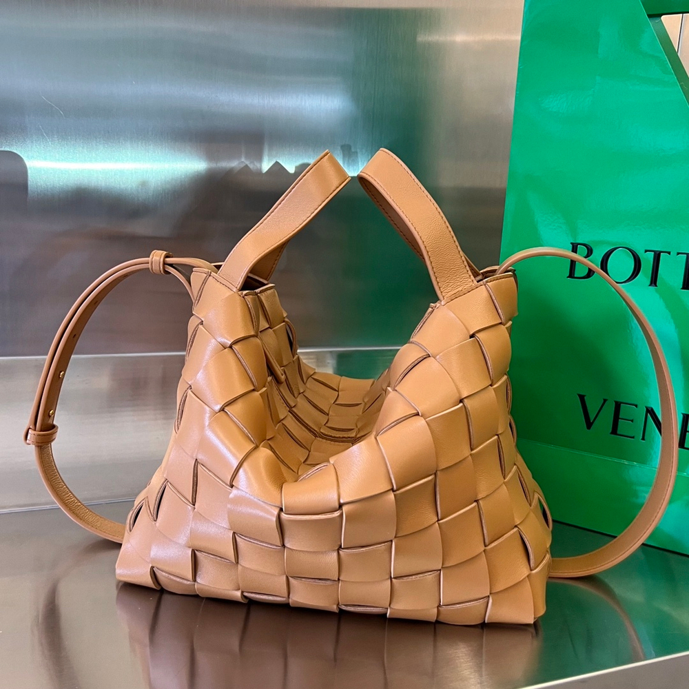 Bottega Veneta Bowling Cassette 28 cm