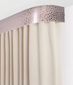 Пластиковый карниз с тиснением Legrand 3-х рядный Капелла 3000 мм