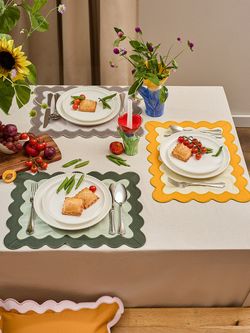 Салфетка под приборы с контрастным кантом зеленого цвета из коллекции Trendy Ruffles, 35х45 см