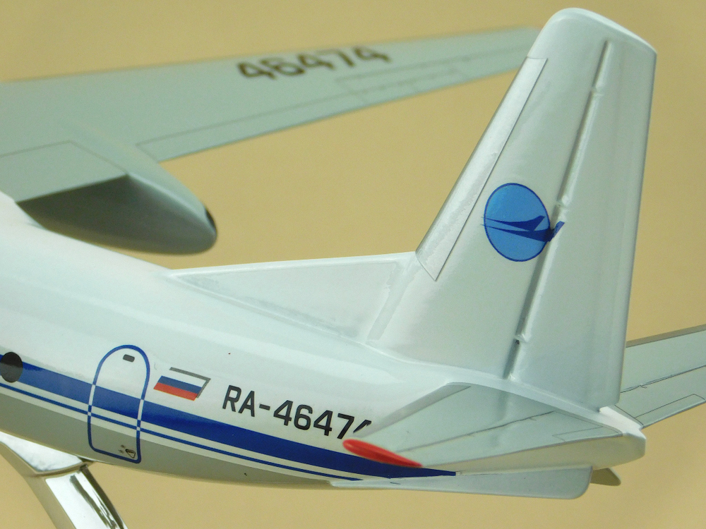 Модель самолета Ан-24РВ (М1:72, Дальавиа)