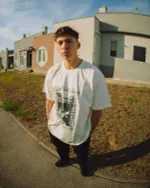 Купить Футболка Подполье First Show молочная Футболка Подполье First Show молочная