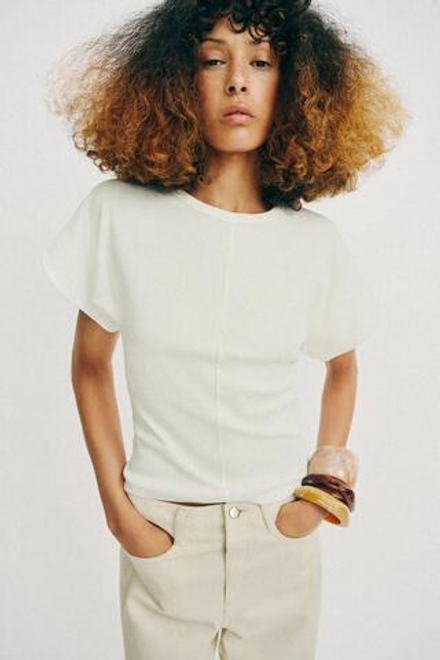 ZARA ФУТБОЛКА С ОБЪЕМНЫМИ РУКАВАМИ, ЖЕЛТОВАТО-БЕЛЫЙ