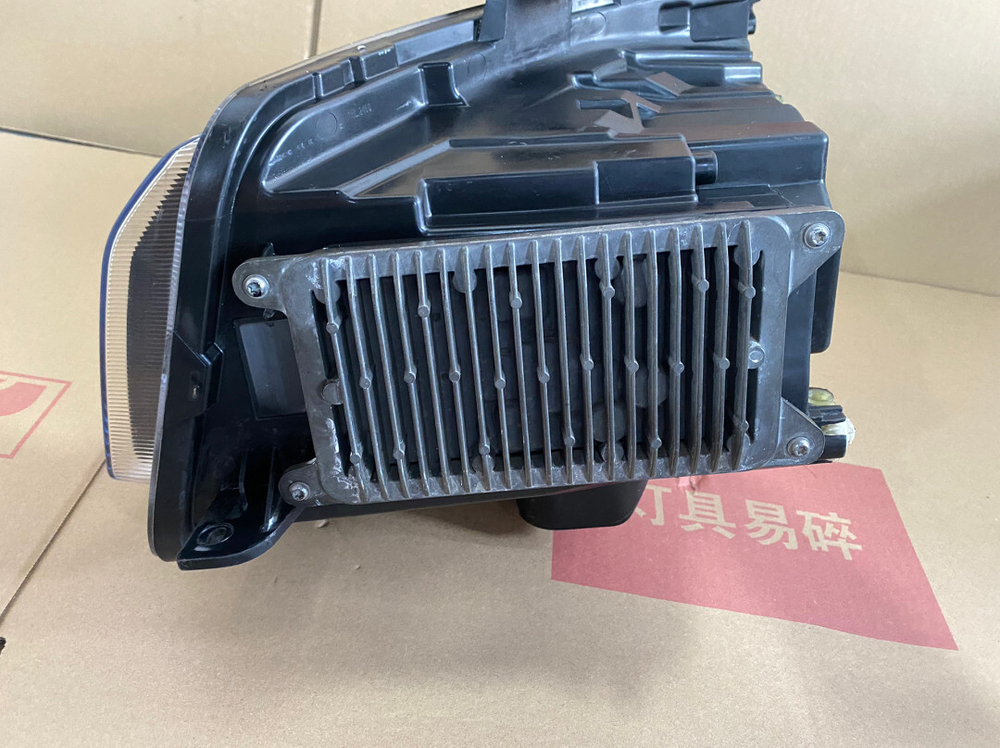 Передняя LED фара (левая/правая) для BAIC BJ40, оригинал,