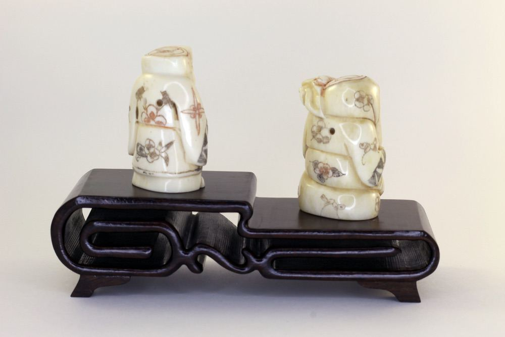 Сет нэцкэ Дзюродзин и Фукурокудзю на подставке