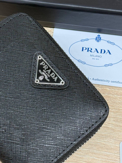 Визитница Prada