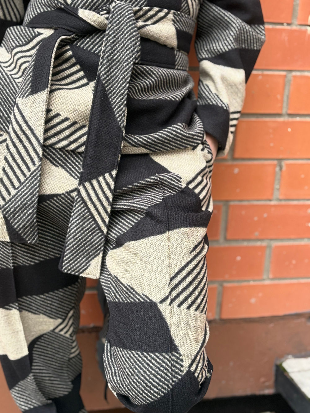 Брюки со стрелкой + Лонг кушак и берет +  /беж