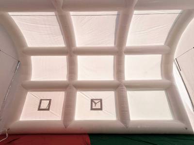 Надувной шатёр для техники белого цвета, 12*8*7 м