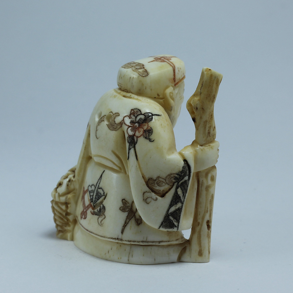 Эксклюзивная нэцкэ Дзюродзин с посохом и корзиной рыбы