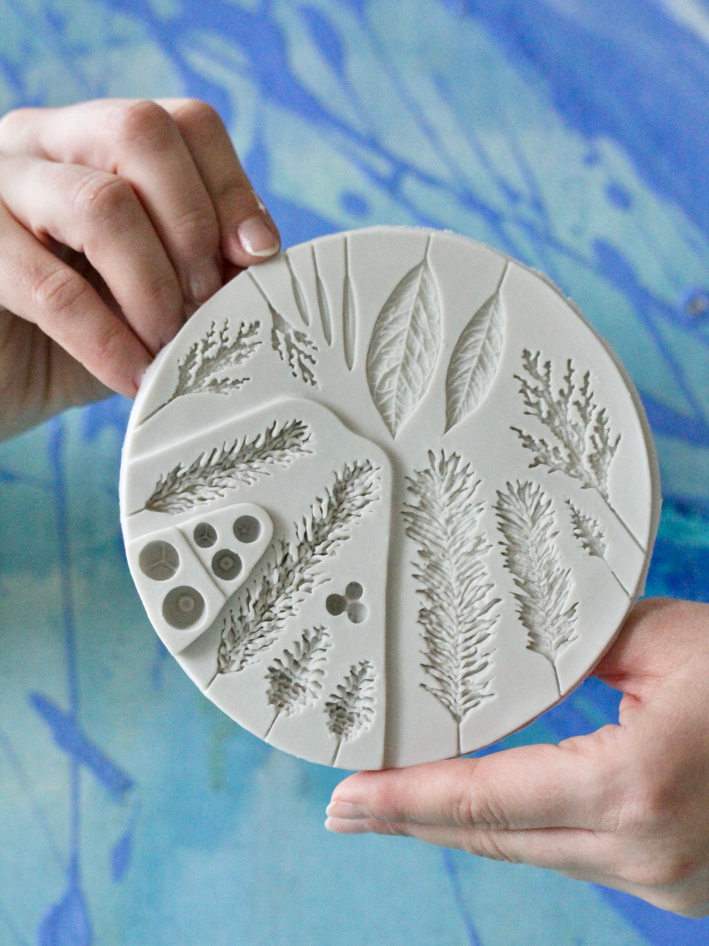 Молд силиконовый для лепки листьев "Гербарий №2 с ягодками и шишками" / Форма для мелких листьев эвкалипта / Молд для полимерной глины, мыла, воска