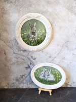 Картина в круглой рамке Зайка