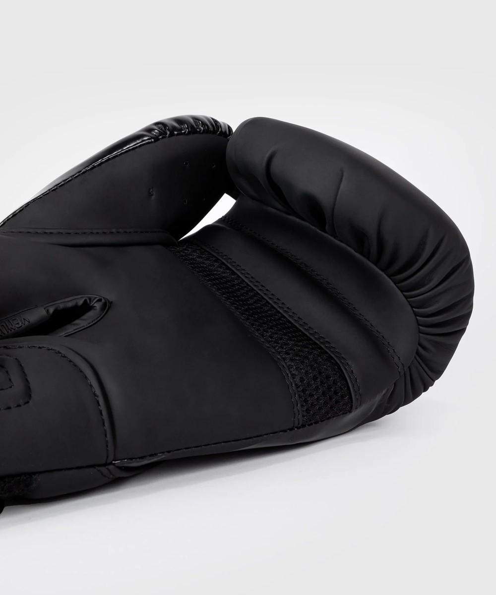 Перчатки боксерские Venum Challenger 4.0 Black/Black