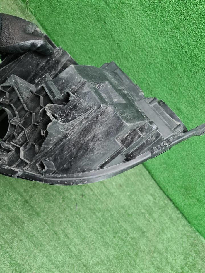 Корпус фары правый BMW 8er G14 G15 G16 (2018-2022)