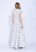 Женское белое платье в чёрный горошек макси