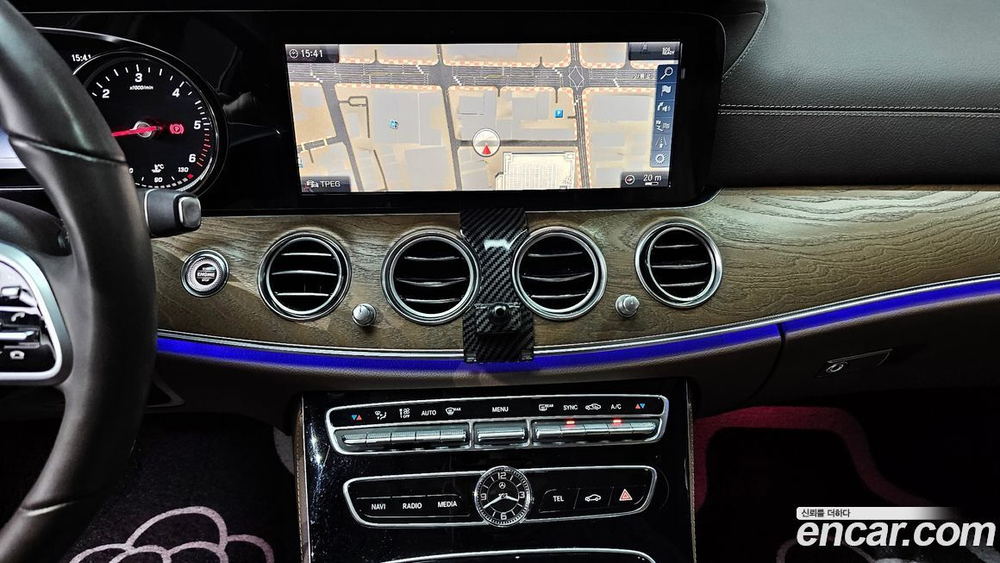 Mercedes-Benz E-Class W213 E220d 4MATIC Exclusive (09.2019)