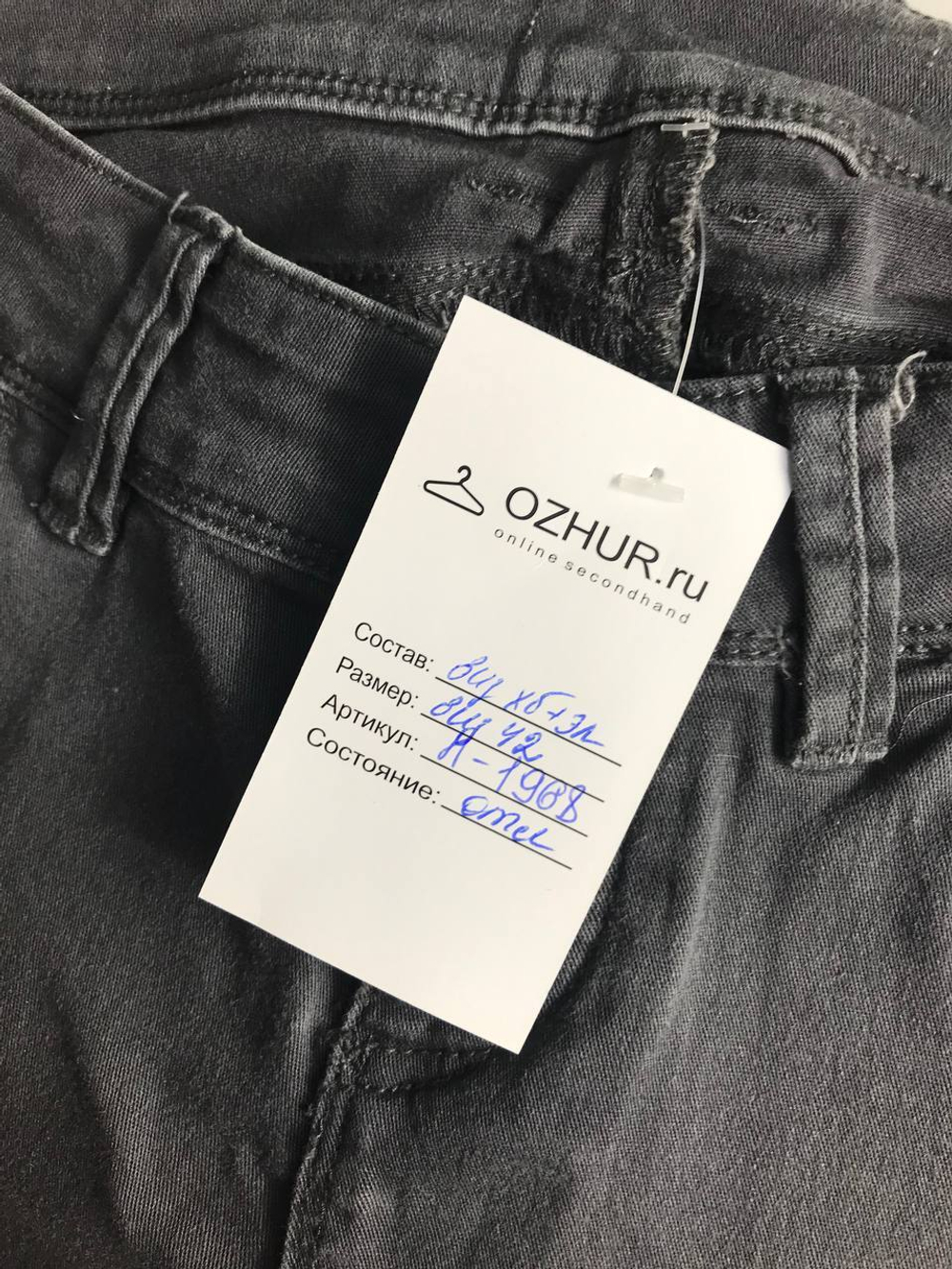 Джинсы обтягивающего кроя, визуально на 42 размер