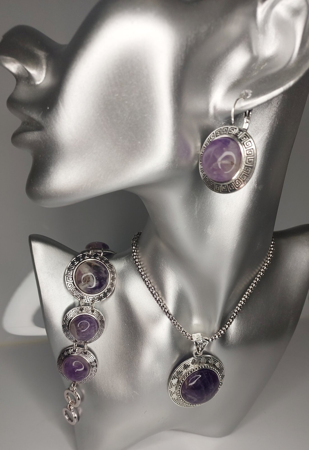 Комплект бижутерии подвеска, цепь, браслет, серьги Аметист Круг.(натуральный камень, бижутерный сплав)