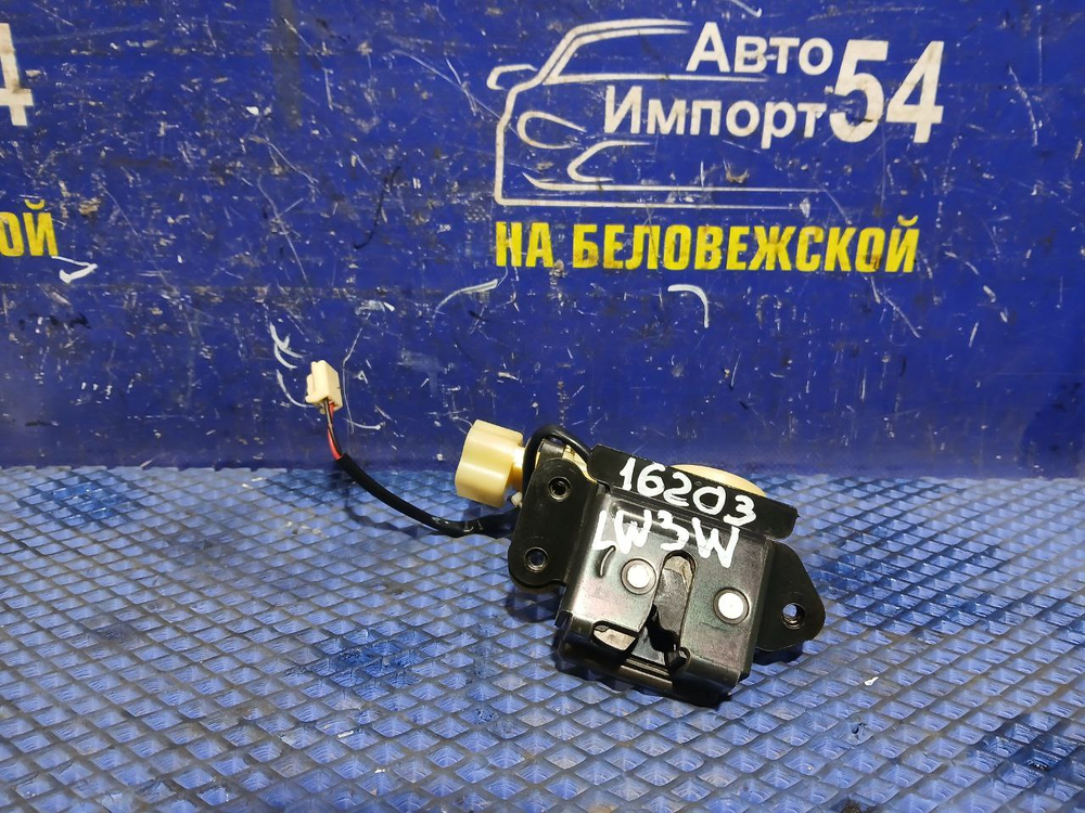 Замок багажника MAZDA MPV 2002-2006